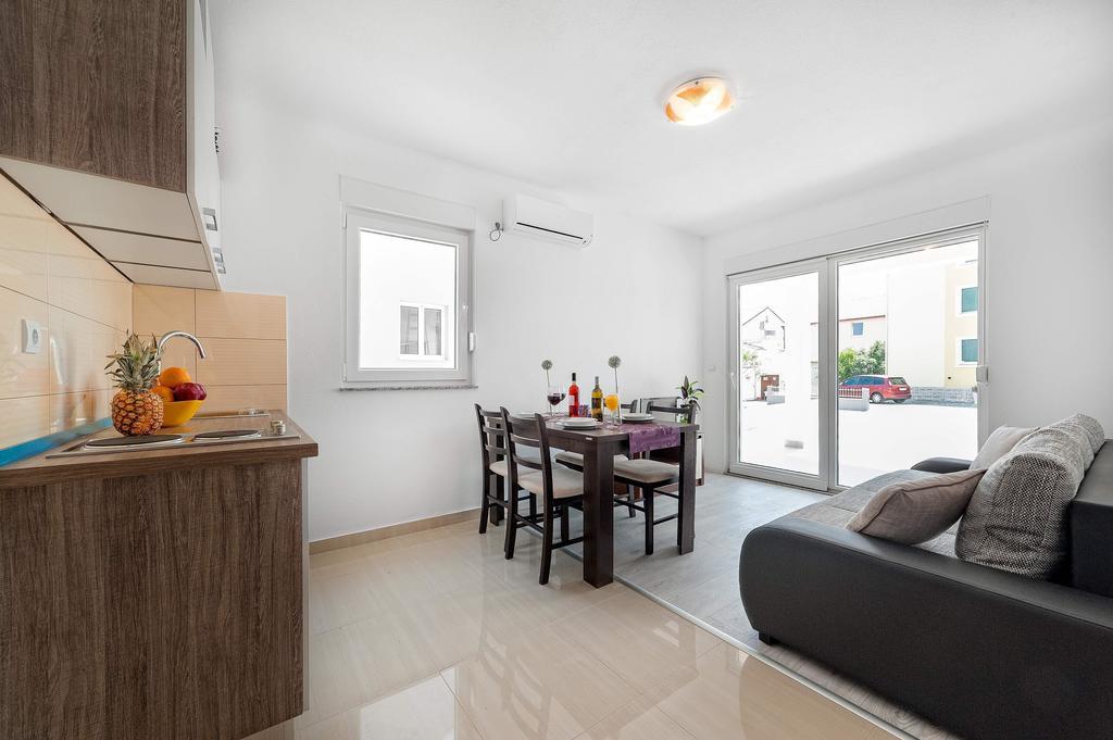 Apartments Hrvoje Vodice Bilik gambar
